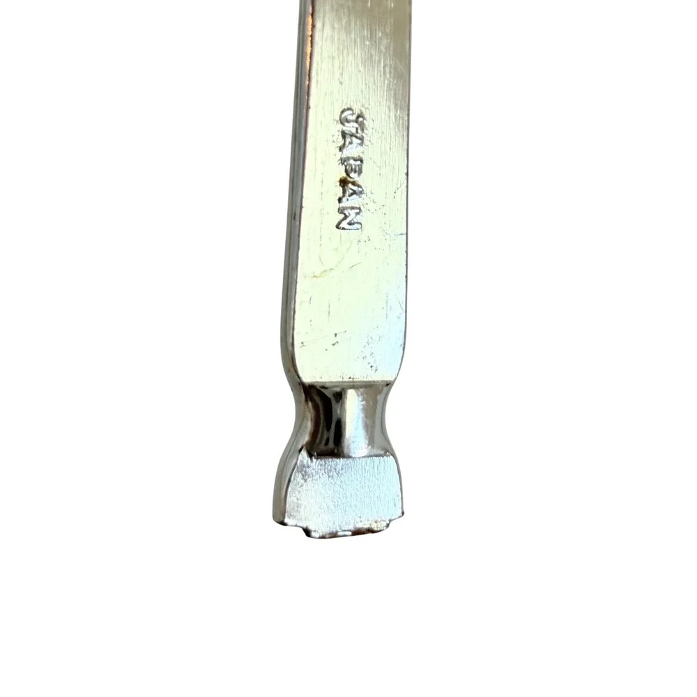 N/A vintage carving